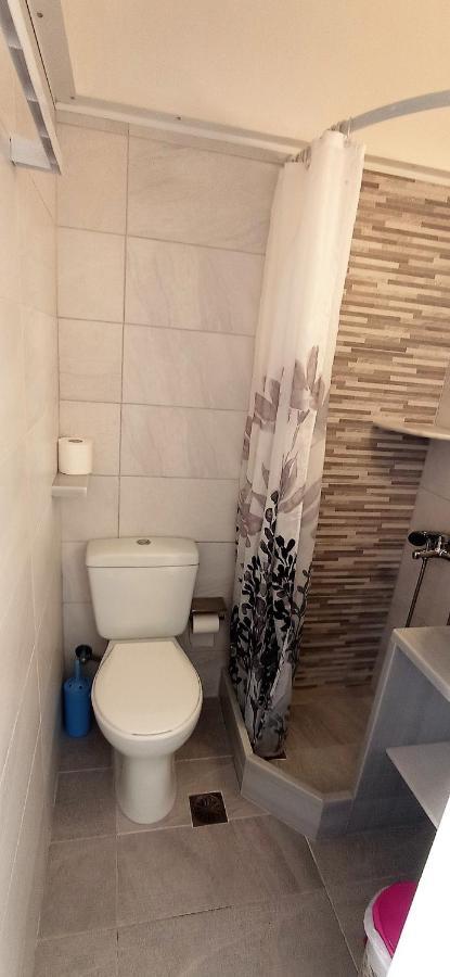 Sunrise Flora Apartment Agia Marina  Ngoại thất bức ảnh