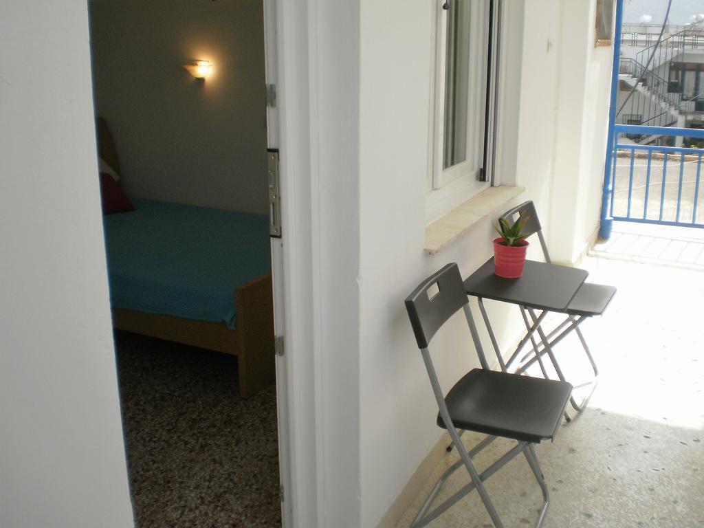 Sunrise Flora Apartment Agia Marina  Phòng bức ảnh