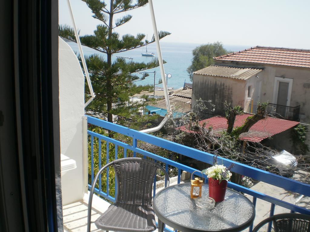 Sunrise Flora Apartment Agia Marina  Ngoại thất bức ảnh